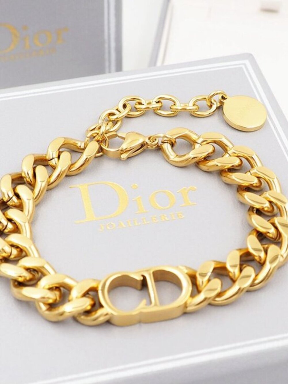 🥮Dior Gold-Tone CD Logo Bracelet